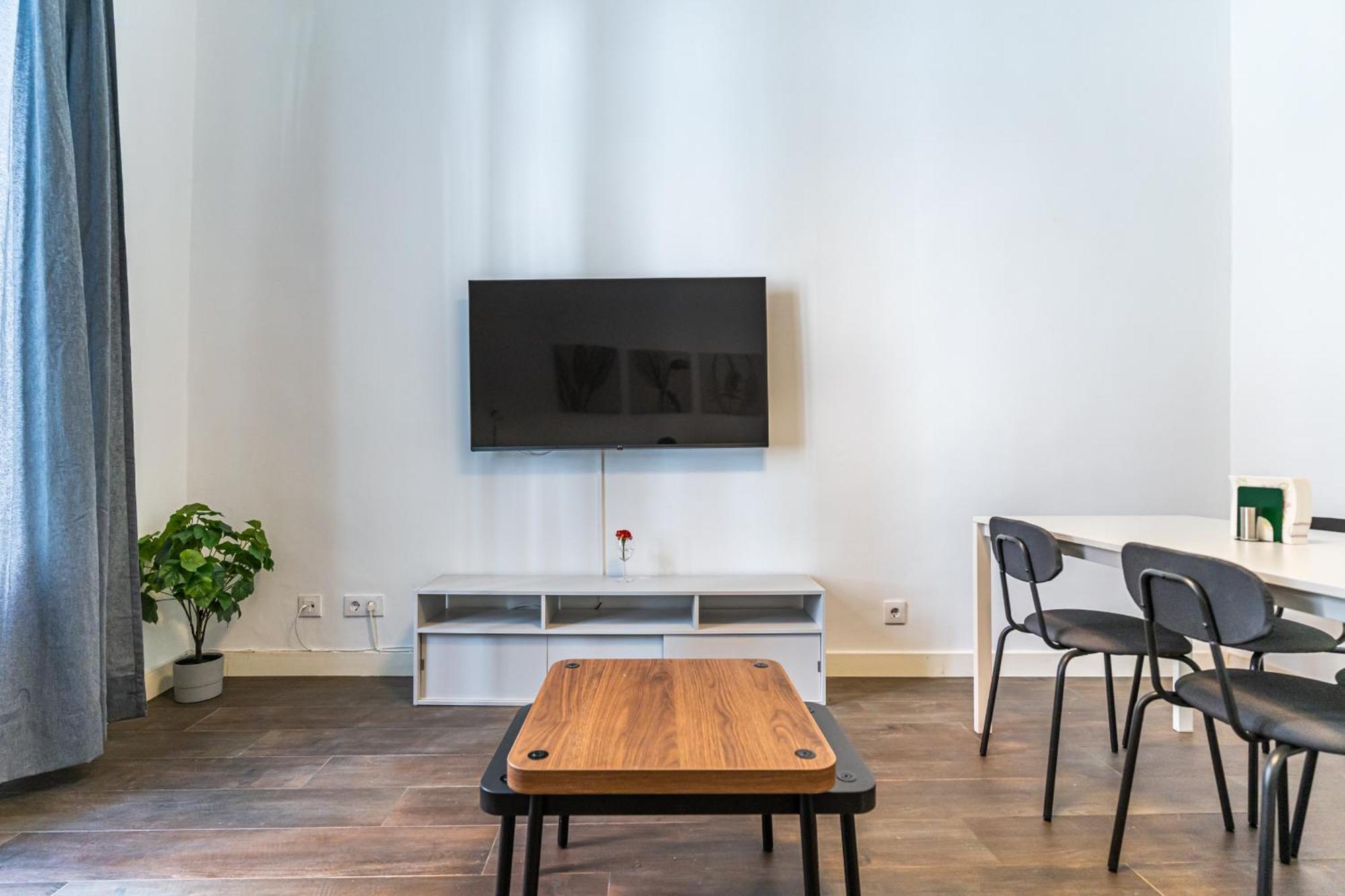Vr Estudios Apartments Madrid Exterior photo